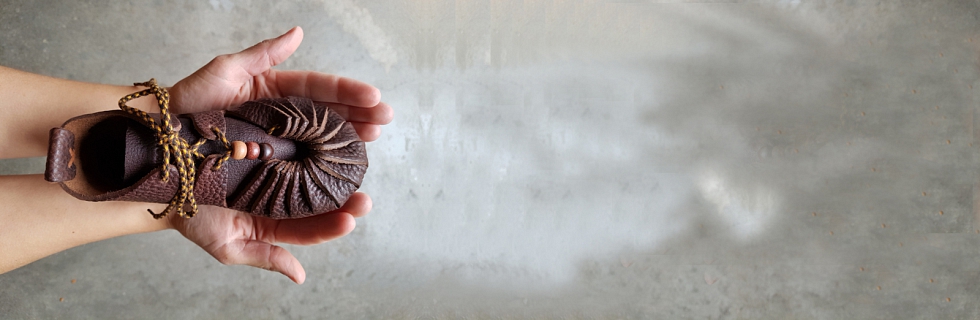 Step by step, being happy
Papoutsi, the luxury being you!